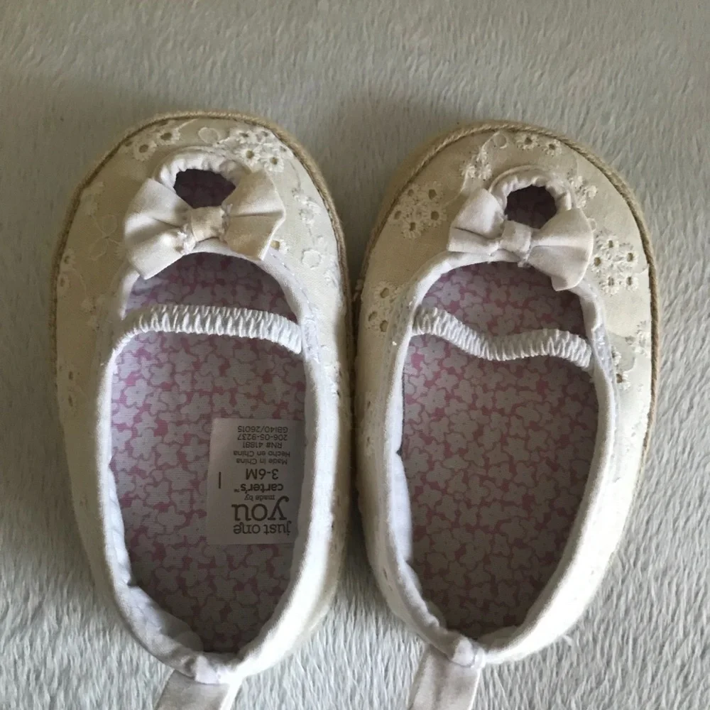 Adorable Baby Girl Bow Eyelet shoes